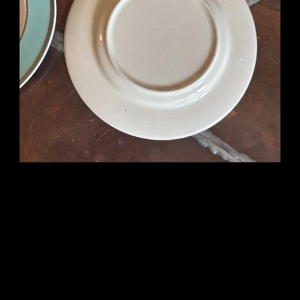 Set of 4 Taylor Smith and Taylor 6 1/2 plates - Picture 3 of 3